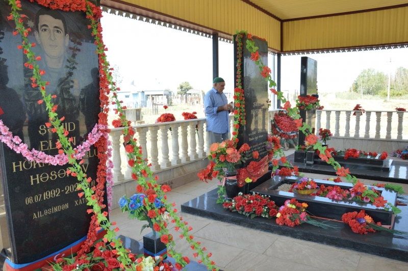 gubre.az kollektivi 2-ci Qarabağ müharibəsi şəhidlərinin məzarlarını ziyarət etmişdir.